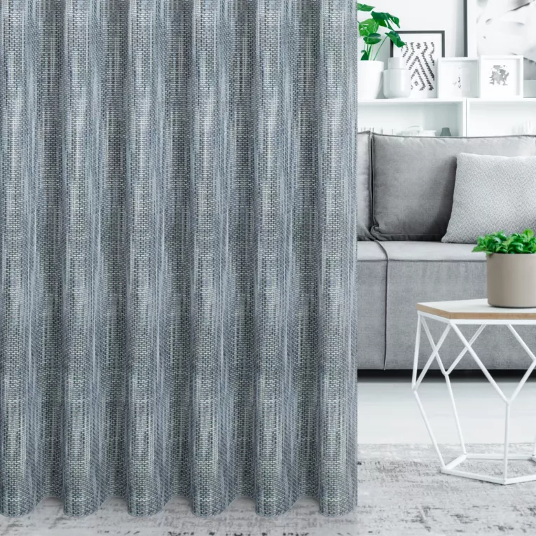 Firana szyta na tunelu granatowa siatka w stylu eko z efektem melanżu wykończona obciążnikiem