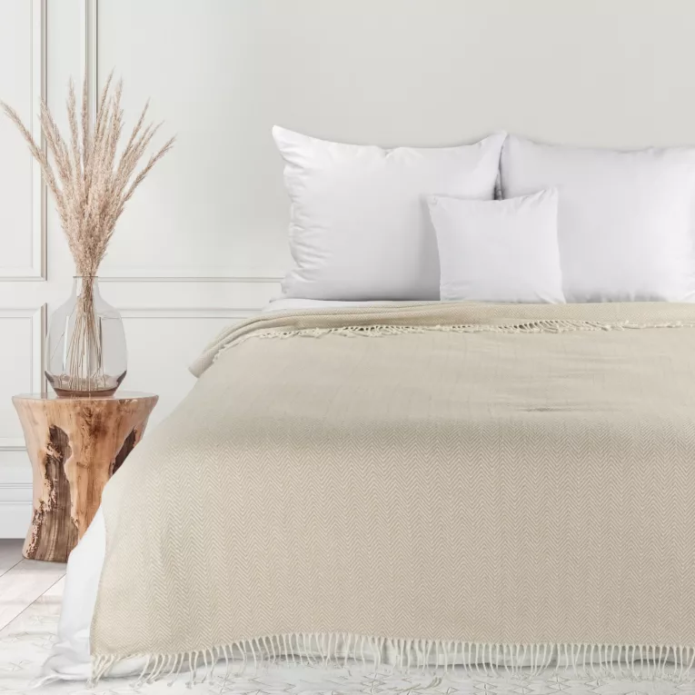 Koc bawełniano-akrylowy 180x220 cm beżowo, kremowy zdobiony geometrycznym wzorem PLED Eurofirany