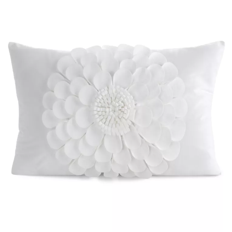 Poszewka na poduszkę 30 x 50 cm z welwetu kolor kremowy zdobiona kwiatem 3D FLORES 2 Eurofirany