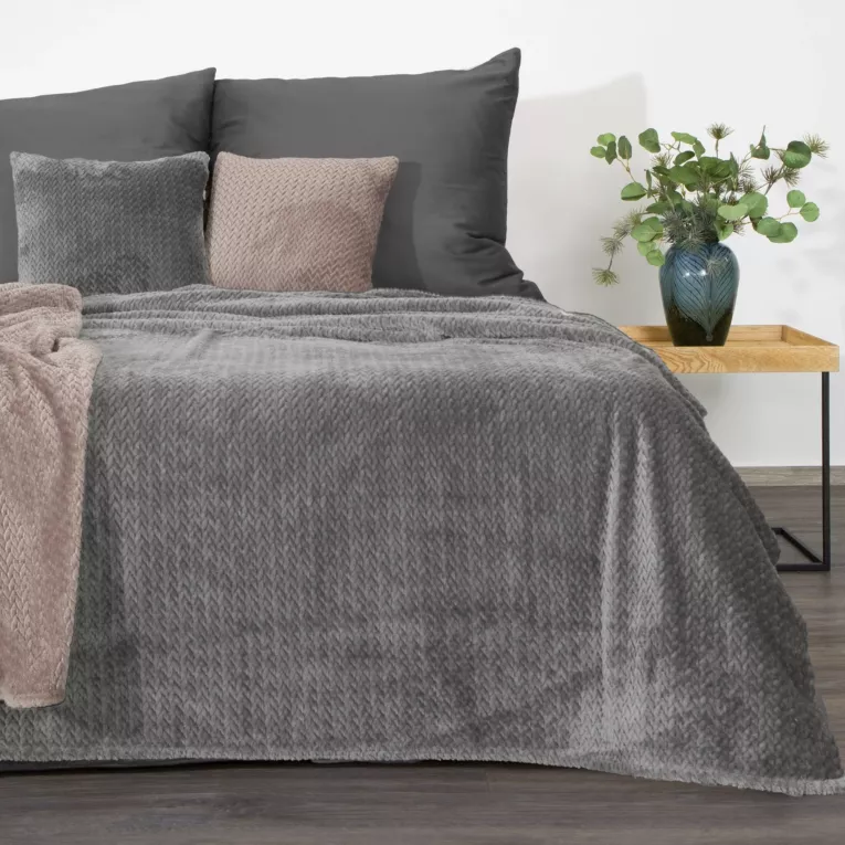 Koc  170x210 cm grafitowy miękki w dotyku z wytłaczanym wzorem CINDY 3 DESIGN 91 Eurofirany