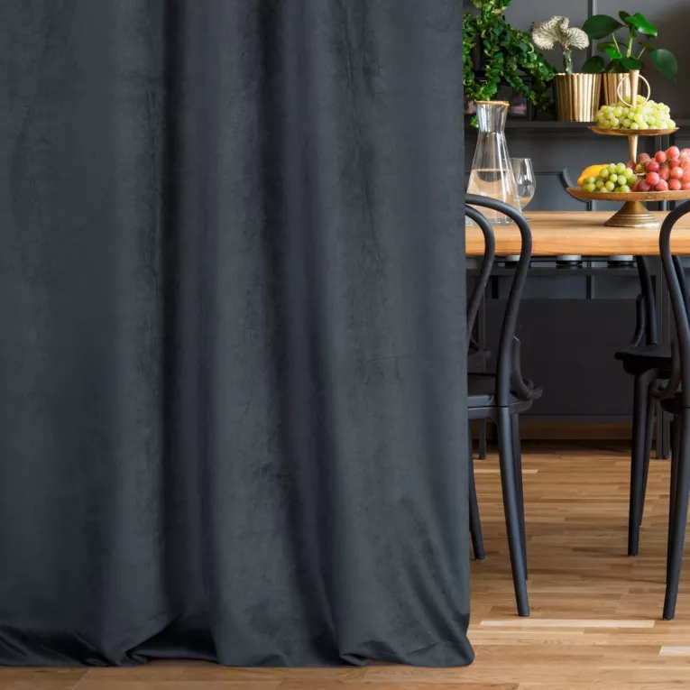 Tkanina zasłonowa welwetowa zaciemniająca z delikatnym połyskiem Eurofirany