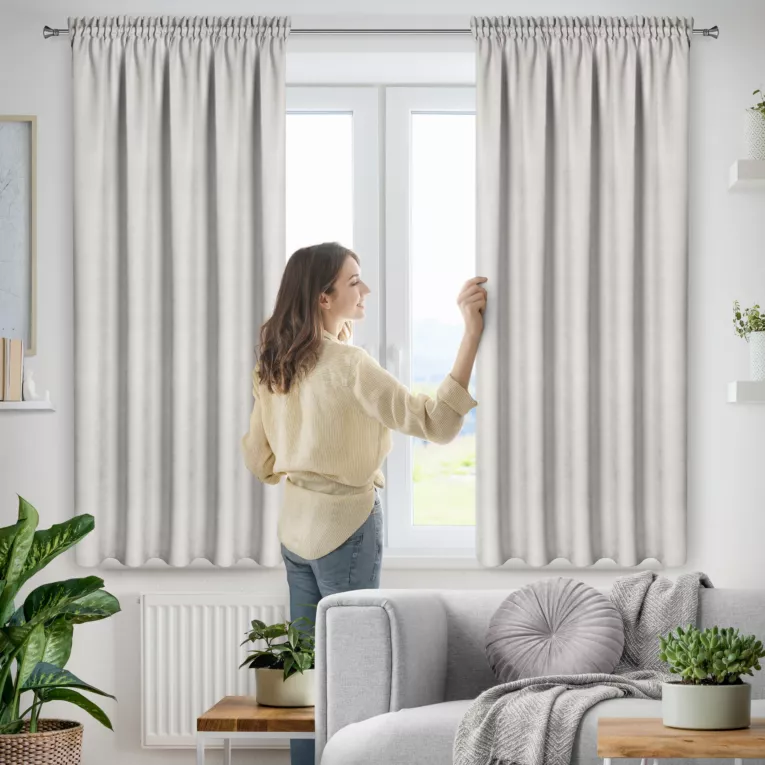 Zasłona jasnoszara z tkaniny welurowej 140x120 cm tunel Dora Eurofirany