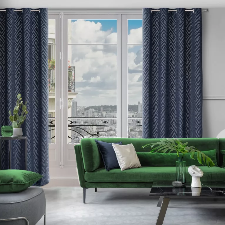 Zasłona granatowa we wzór geometryczny z tkaniny welwetowej 140x250 przelotka INGA Pierre Cardin Eurofirany