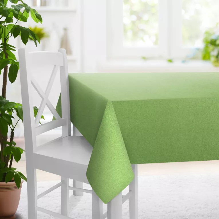Obrus szyty jasnozielony z tkaniny trudnopalnej, zaciemniającej, typu blackout z efektem melanżu