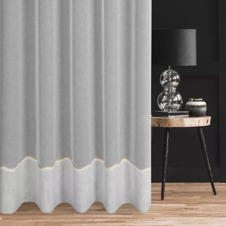 Firana szyta na flexach kremowo beżowa z matowej etaminy wykończonej ozdobnym podwinięciem Italissima Eva Minge