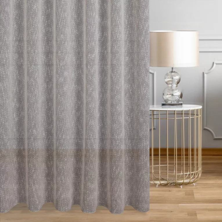 Firana szyta na taśmie 5 cm beżowa z matowej siatki w stylu eko, wykończona obciążnikiem