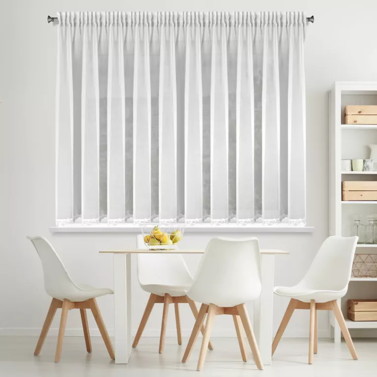 Firana biała z szyfonu zdobiona haftowaną aplikacją 400x145 cm taśma - LILI Eurofirany