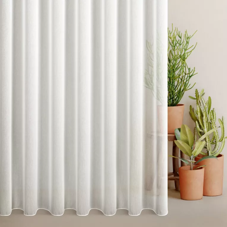 Firana szyta na przelotkach naturalna z tkaniny o charakterystycznym wzorze jodełki, wykończona obciążnikiem