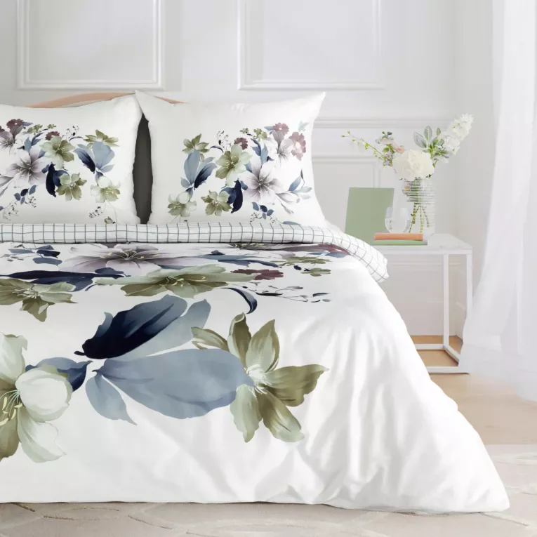 Pościel 160x200 cm bawełniana makosatyna kolor biały, ciemnoniebieski z wzorem kwiatowym Eurofirany Premium