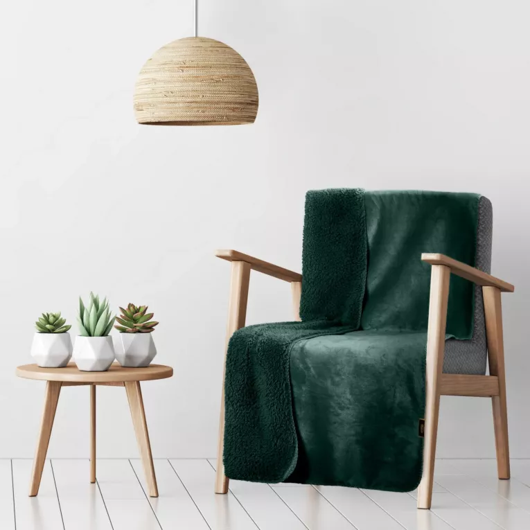 Narzuta, koc na fotel 70x160 cm ciemnozielony z miękkiego polaru ze strukturą baranka TEDY EUROFIRANY PREMIUM