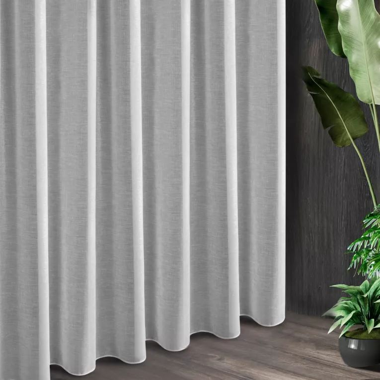 Firana szyta na taśmie fala biała z tkaniny o naturalnym splocie i lekkim połysku, wykończona obciążnikiem