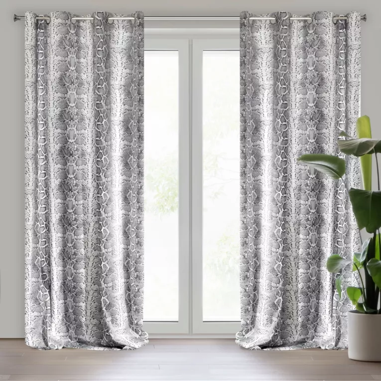 Zasłona biało, stalowa we wzór wężowej skóry z tkaniny welwetowej 140x270 przelotka ASTAYA z ekskluzywnej kolekcji Mój Wybór Ewa Minge Eurofirany