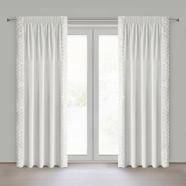 Zasłona kremowa z welwetu zdobiona aplikacją 3D róż 140x270 cm taśma - ROSES Eva Minge Eurofirany