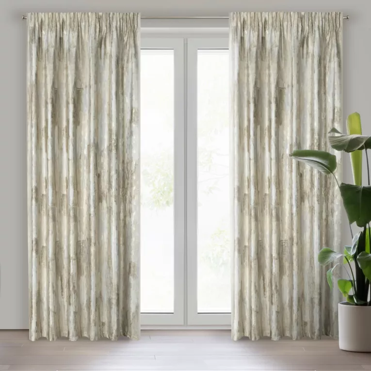 Zasłona kremowa z błyszczącym marmurkowym wzorem z tkaniny welwetowej 140x270 cm taśma ELLA Eurofirany