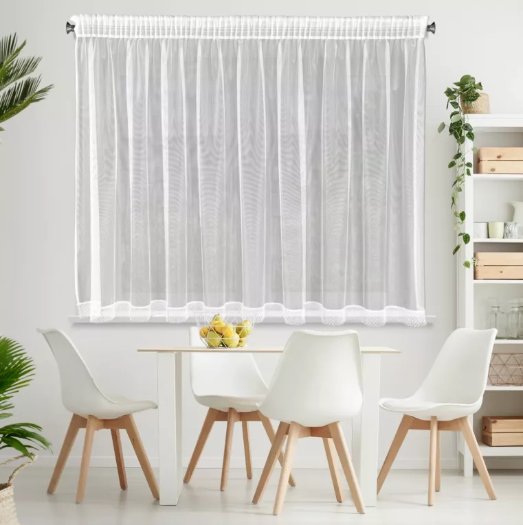 Firana biała z lekkiej mikrosiateczki z połyskiem zakończona koronką 300x145 cm taśma NEL Eurofirany