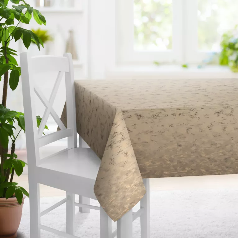 Obrus szyty beżowo złocisty z tkaniny welwetowej ze złotym marmurkowym nadrukiem