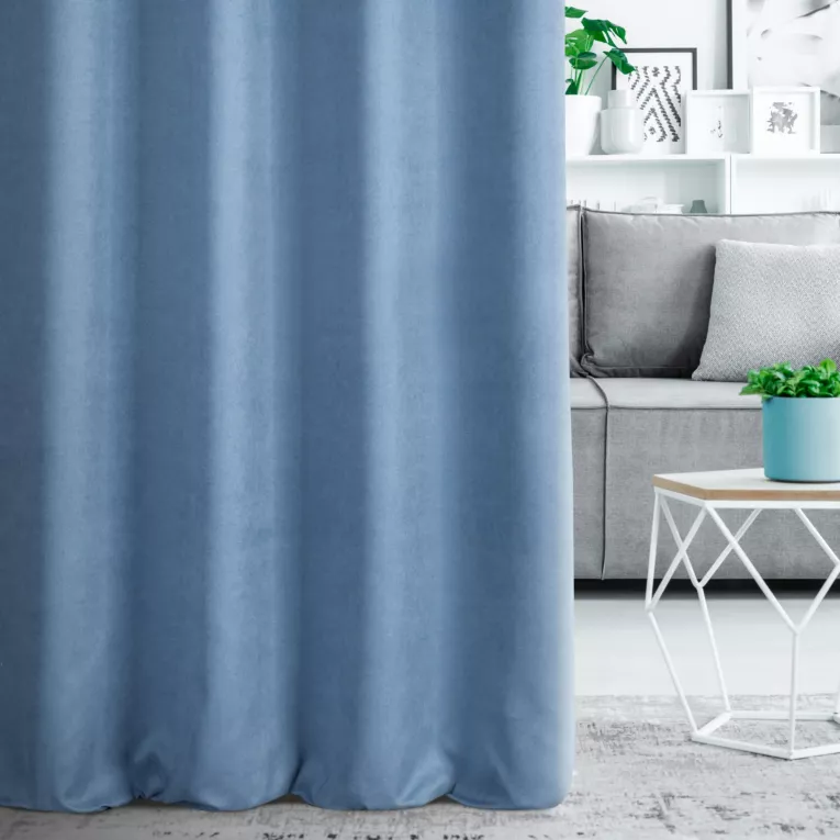 Zasłona szyta na taśmie 5 cm DORA - HIT ciemnoniebieska z miękkiej tkaniny o welurowej strukturze