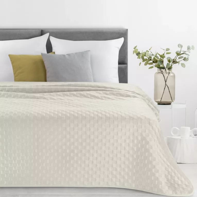 Narzuta welwetowa kremowa 220x240 cm pikowana metodą hot press SOFIA 4 EUROFIRANY PREMIUM