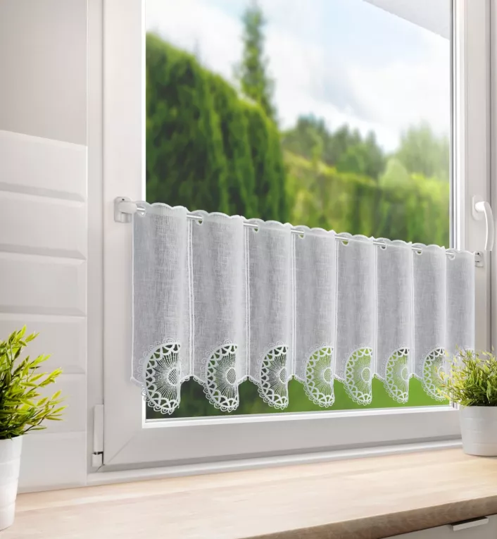 Tkanina firanowa zazdrostka zdobiona ażurowym haftem Eurofirany