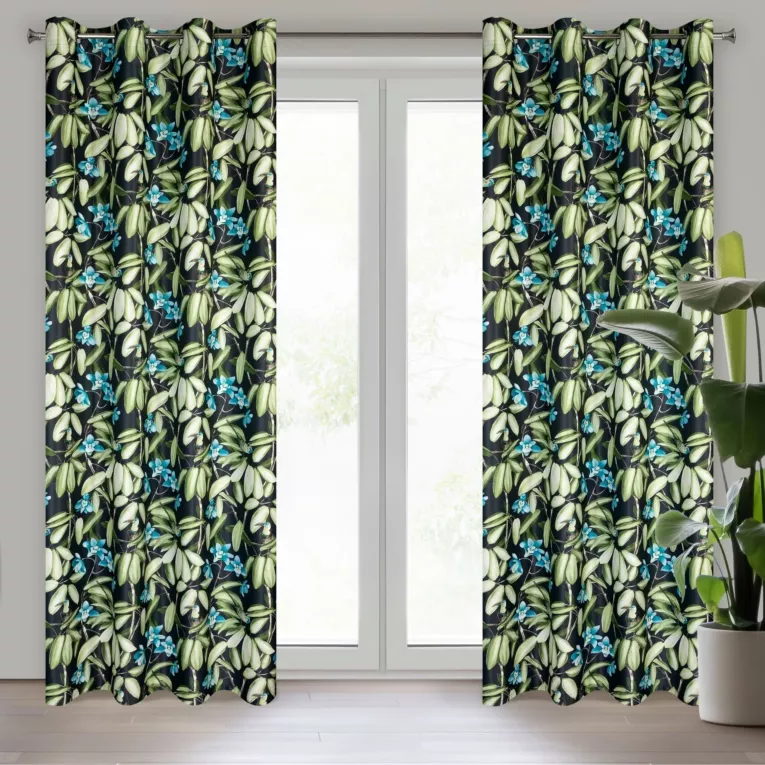 Zasłona czarno, zielona zaciemniająca w kwiaty 140x250 cm przelotka LONI Eurofirany