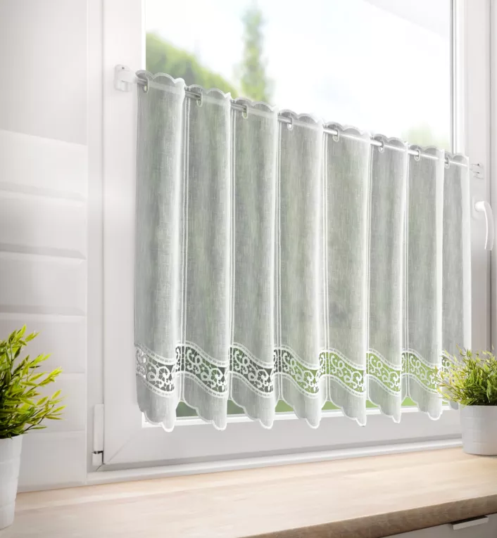 Tkanina firanowa zazdrostka z etaminy zdobiona ażurowym haftowanym wzorem Eurofirany