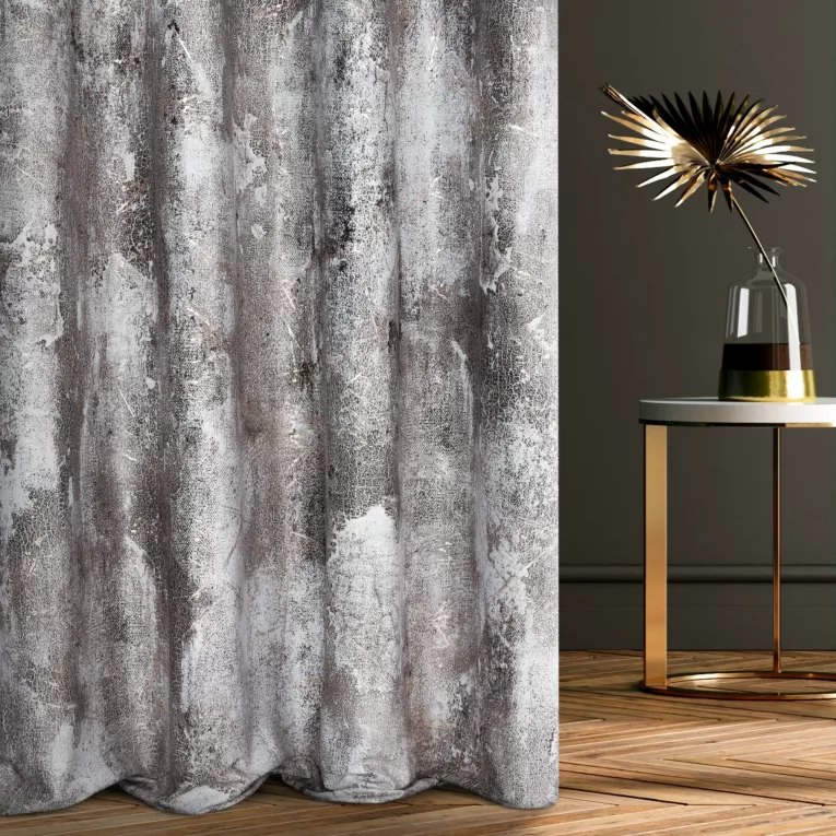 Zasłona szyta na przelotkach beżowo złota z welwetowej tkaniny z błyszczącym nadrukiem