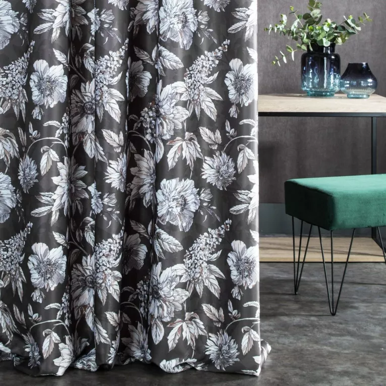 Tkanina zasłonowa zaciemniająca typu dimout z motywem kwiatowym Eurofirany