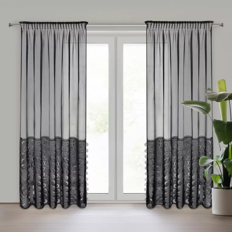 Firana czarna z delikatnego woalu zdobiona wycinanym laserowo wzorem 140x270 cm taśma DEBORA Eurofirany