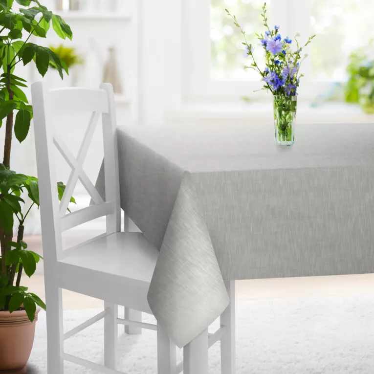 Obrus szyty naturalny ze strukturalnej tkaniny typu blackout, zaciemniająca w 100%