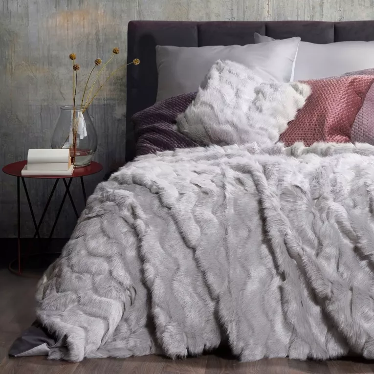 Narzuta na łóżko OXANA miękkie futerko Eurofirany