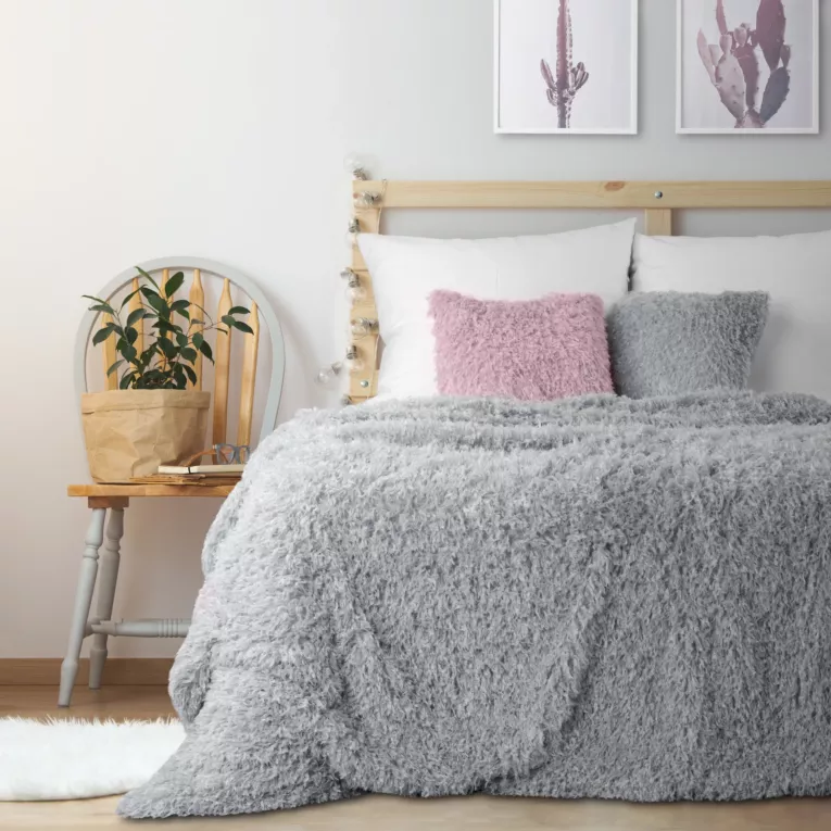 ABELA koc futerkowy z błyszczącą nitką Eurofirany