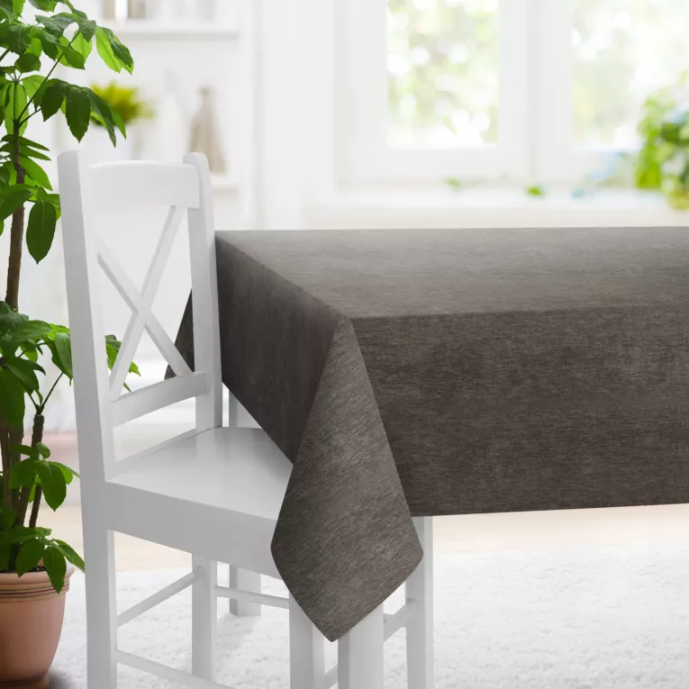 Obrus na wymiar beżowy z tkaniny o szenilowej strukturze