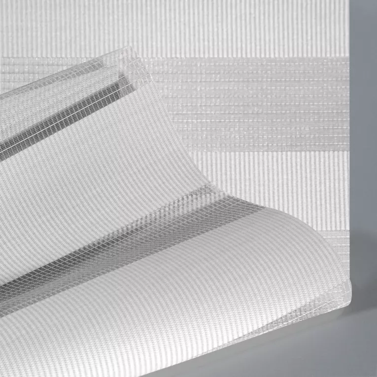 Roleta Mini Dzień - Noc srebrna z tkaniny roletowej w gładkie pasy