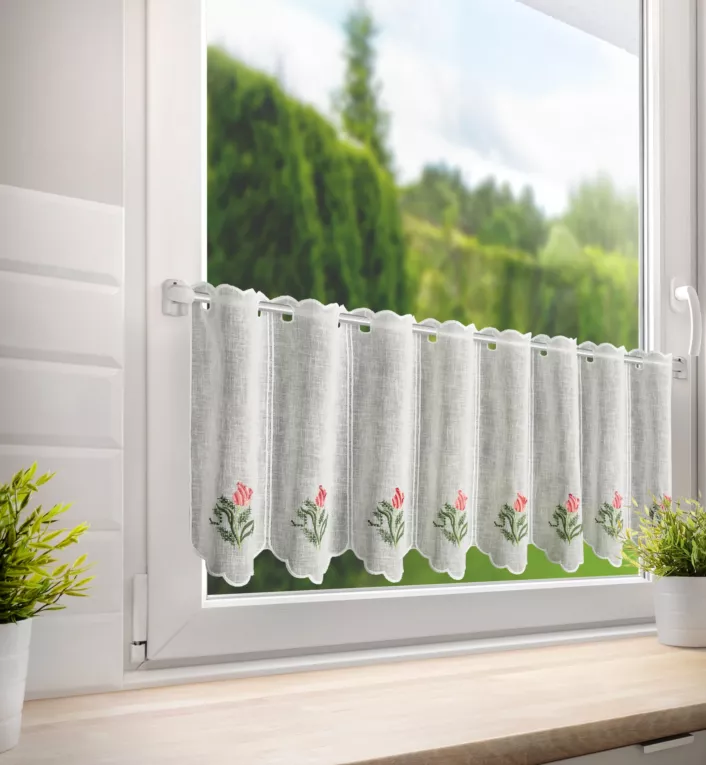 Tkanina firanowa zazdrostka z etaminy z haftem tulipanów Eurofirany