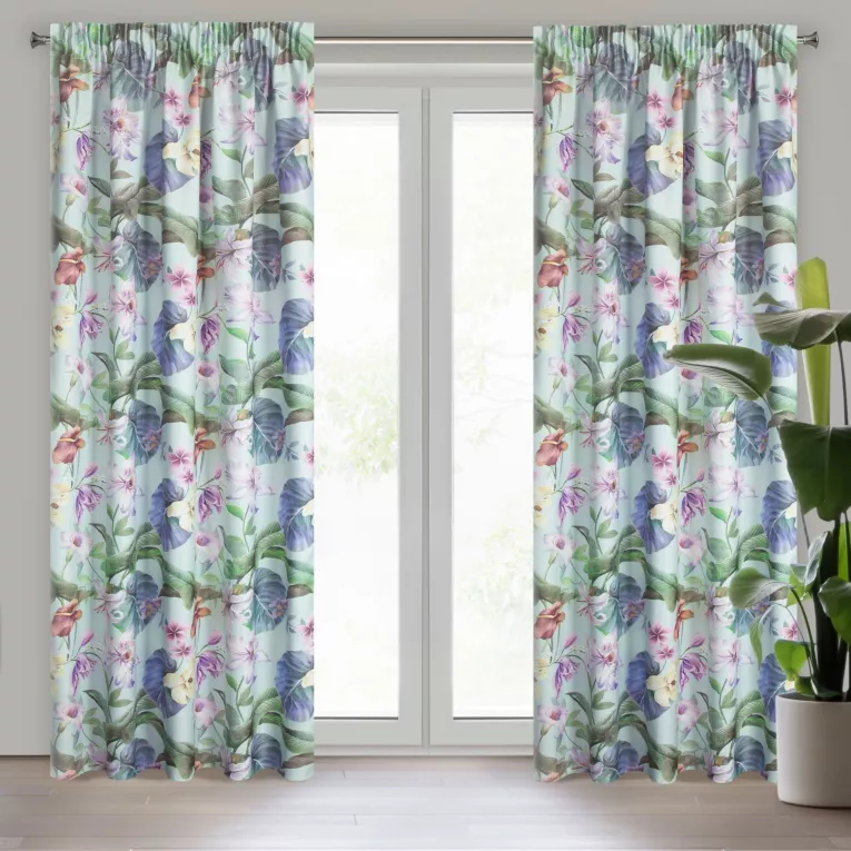 Zasłona fioletowo, różowa z różowym kwiatowym wzorem, zaciemniająca 140x270 cm taśma ALIA Eurofirany