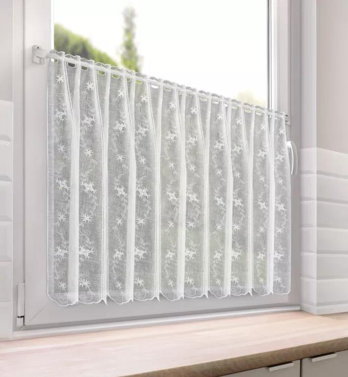 Tkanina firanowa zazdrostka zdobiona haftem drobnych kwiatuszków Eurofirany