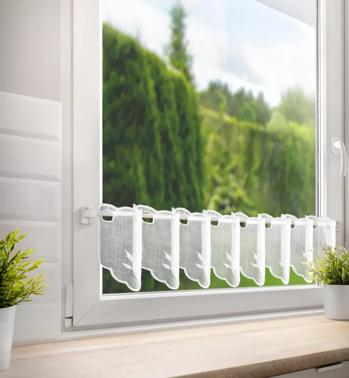 Tkanina firanowa zazdrostka zdobiona haftem w listeczki Eurofirany