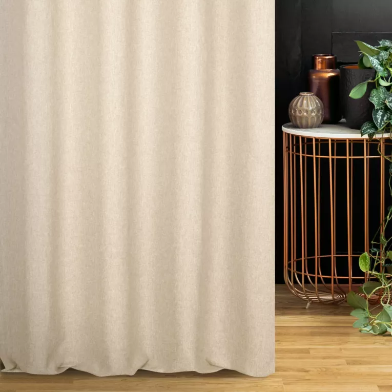 Zasłona szyta na taśmie fala jasnobeżowa z tkaniny w stylu eko i efektem melanżu