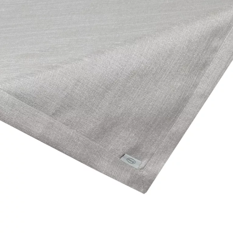 Obrus srebrny 85x85 cm o płóciennym splocie BIANCA 1 z dodatkiem błyszczącej nici wykończony podwójną listwą na brzegach