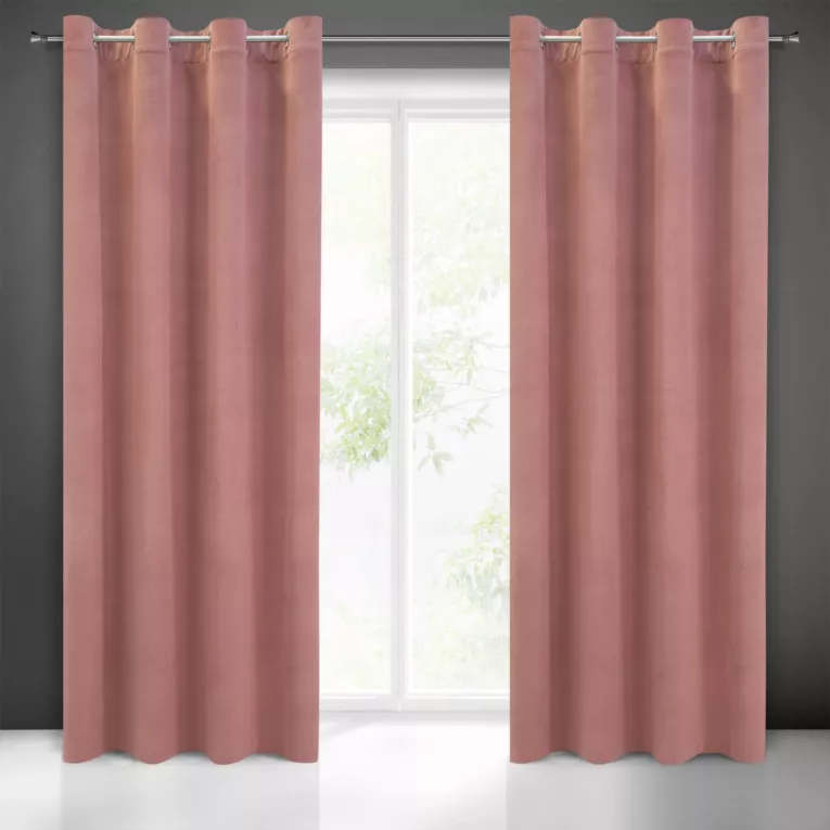 Zasłona różowa z matowego welwetu 140x250 cm przelotka MILO Eurofirany