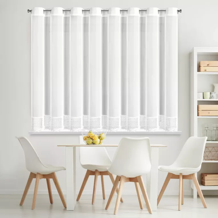 Firana biała z mikrosiateczki zdobiona ażurową koronką 350x150 cm przelotka - KATRINA Eurofirany