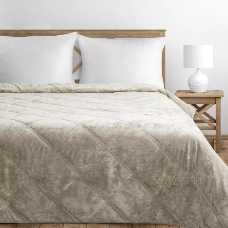 Narzuta welwetowa beżowa 170x210 cm zdobiona pikowaniem hot press w romby Eurofirany