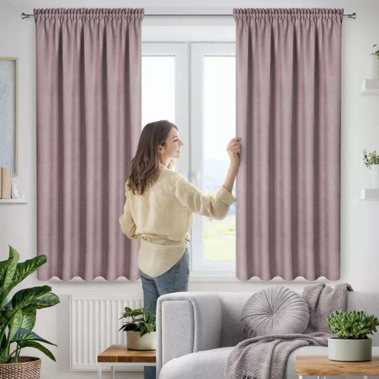 Zasłona wrzosowa z tkaniny welurowej 120x160 cm tunel Dora Eurofirany