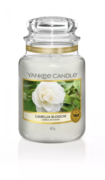 Duża świeca zapachowa w szklanym słoiku z pokrywką YANKEE CANDLE o zapachu Camellia Blossom