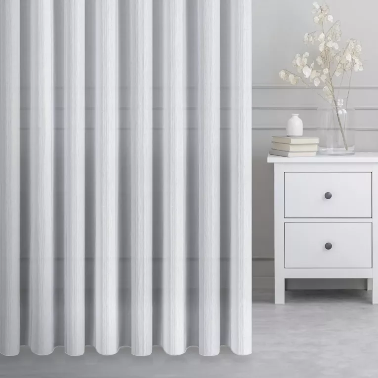 Tkanina firanowa, matowa z pionowymi szerokimi pasami, wykończona obciążnikiem Eurofirany