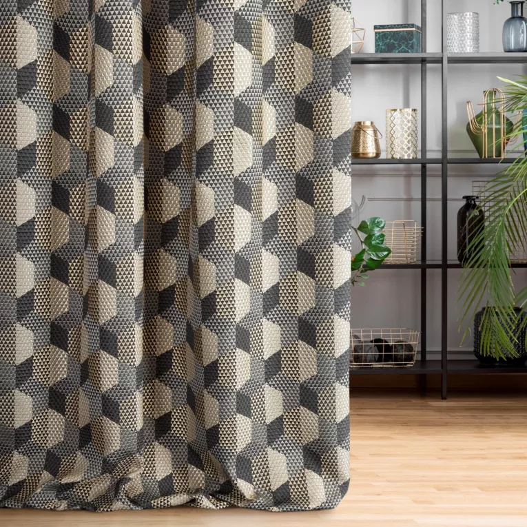 Zasłona szyta na tunelu SICILIA wielokolorowa z ekskluzywnej połyskującej tkaniny o geometrycznym wzorze