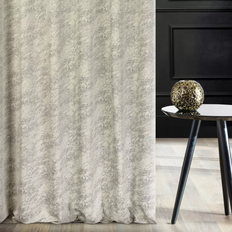 Zasłona szyta na taśmie fala kremowa z welwetowej tkaniny w drobny melanż