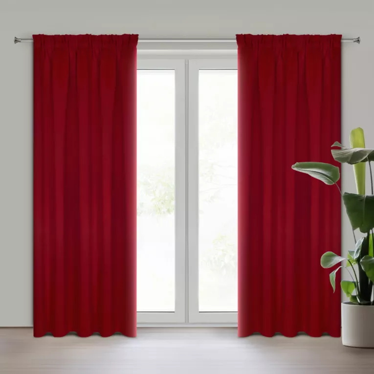 Zasłona czerwona zaciemniająca gładka półmatowa 135x270 cm taśma LOGAN Eurofirany