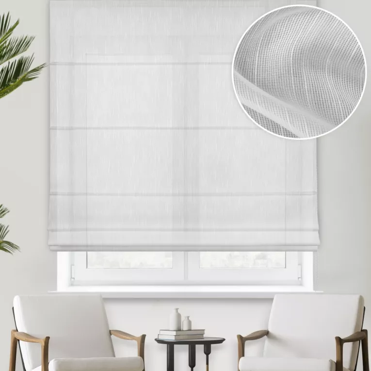 Roleta rzymska biała matowa z efektem pionowych prążków, wykończona obciążnikiem