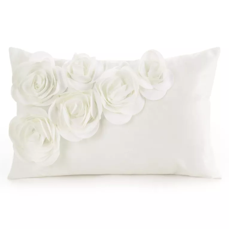 Poszewka na poduszkę 30 x 50 cm welwetowa kolor kremowy zdobiona aplikacja w róże Eurofirany